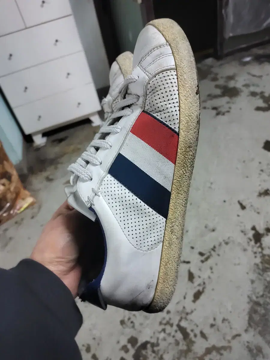 thumbnail-0